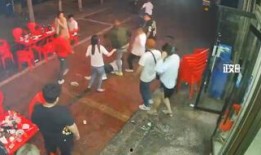 唐山烧烤店打人爆料视频,目击者爆料视频揭露惊人一幕